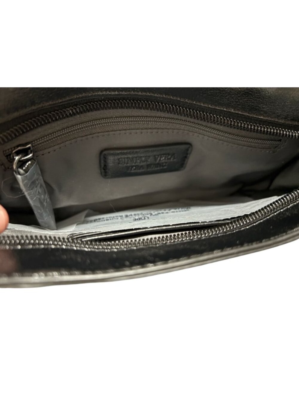 Simply Vera Vera Wang Black Crossbody Bag Purse Chain Strap NWT - Picture 4 of 8